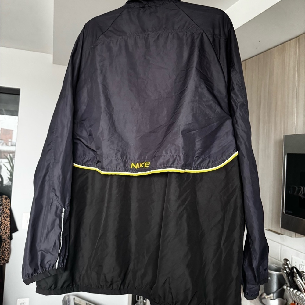 Vintage Nike windbreaker jacket dark navy/black and yellow reflective stripes - Picture 8 of 10